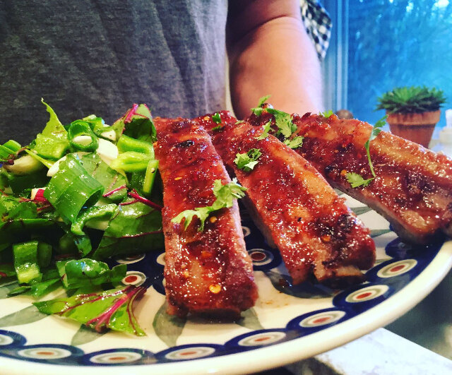 Spare Ribs with veggies on side